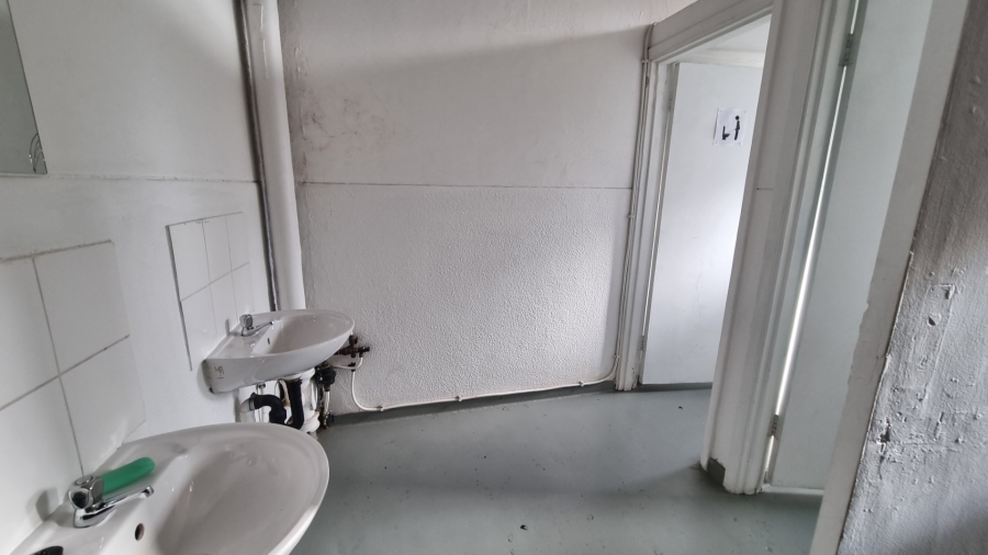 To Let Commercial Property for Rent in Woodstock Western Cape